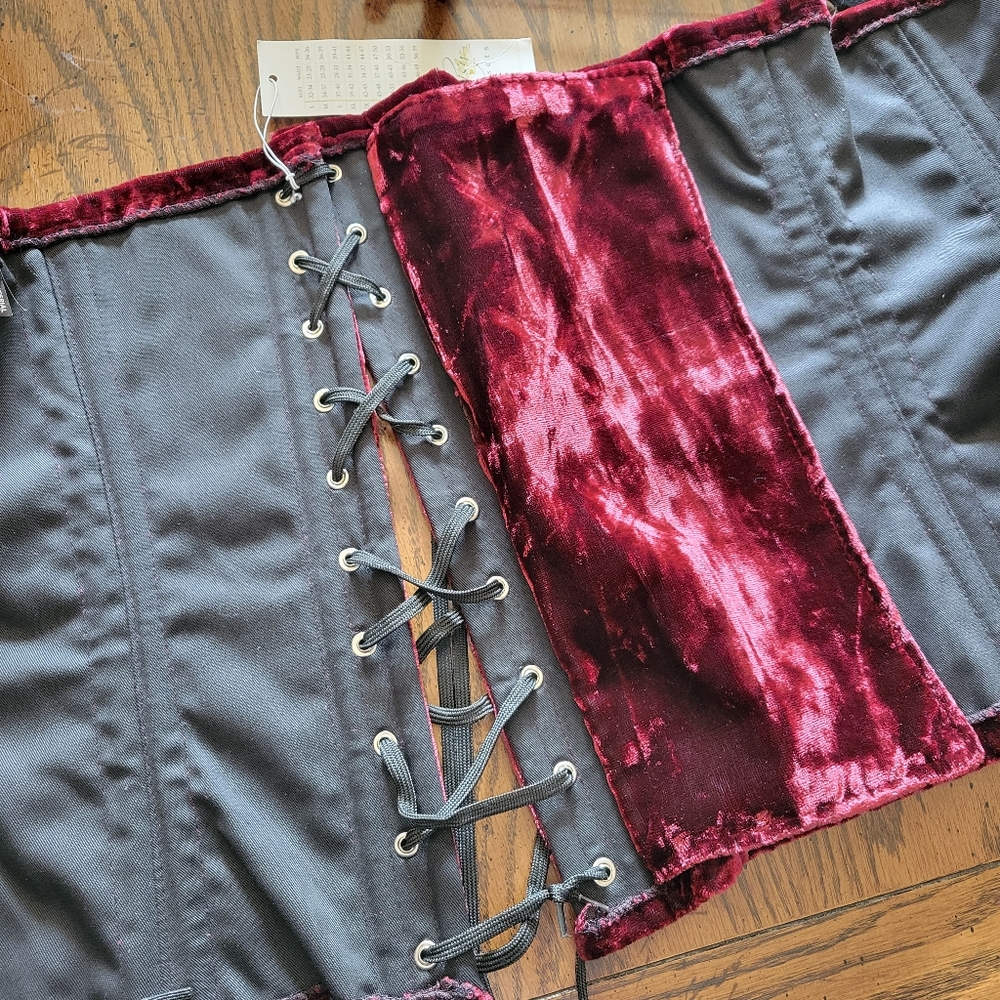 Daisy Corset Rich Velvet Burgundy 6x (US 4/5X) - Picture 6 of 8